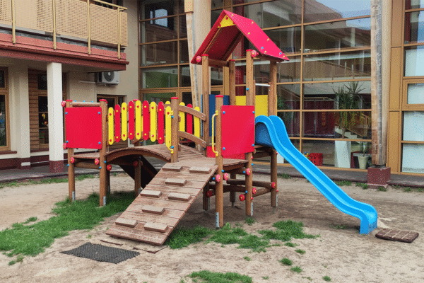 Plac zabaw drewniany nr 8