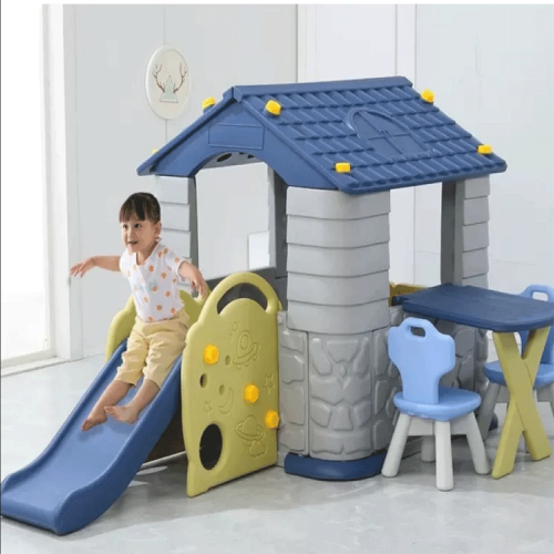 Domek na plac zabaw 02